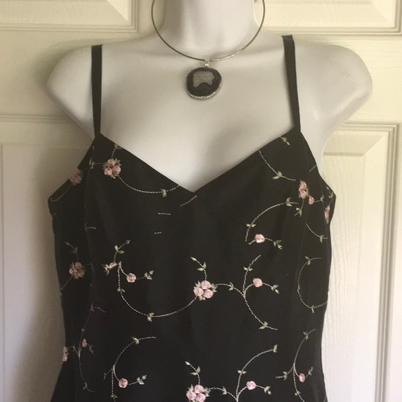 Adrianna Papell Dresses & Skirts - ADRIANNA PAPEL Black & rosebud Summer dress